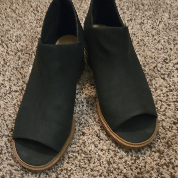 Black Open-Toe Women's Shoes From Maurices - Picture 1 of 6